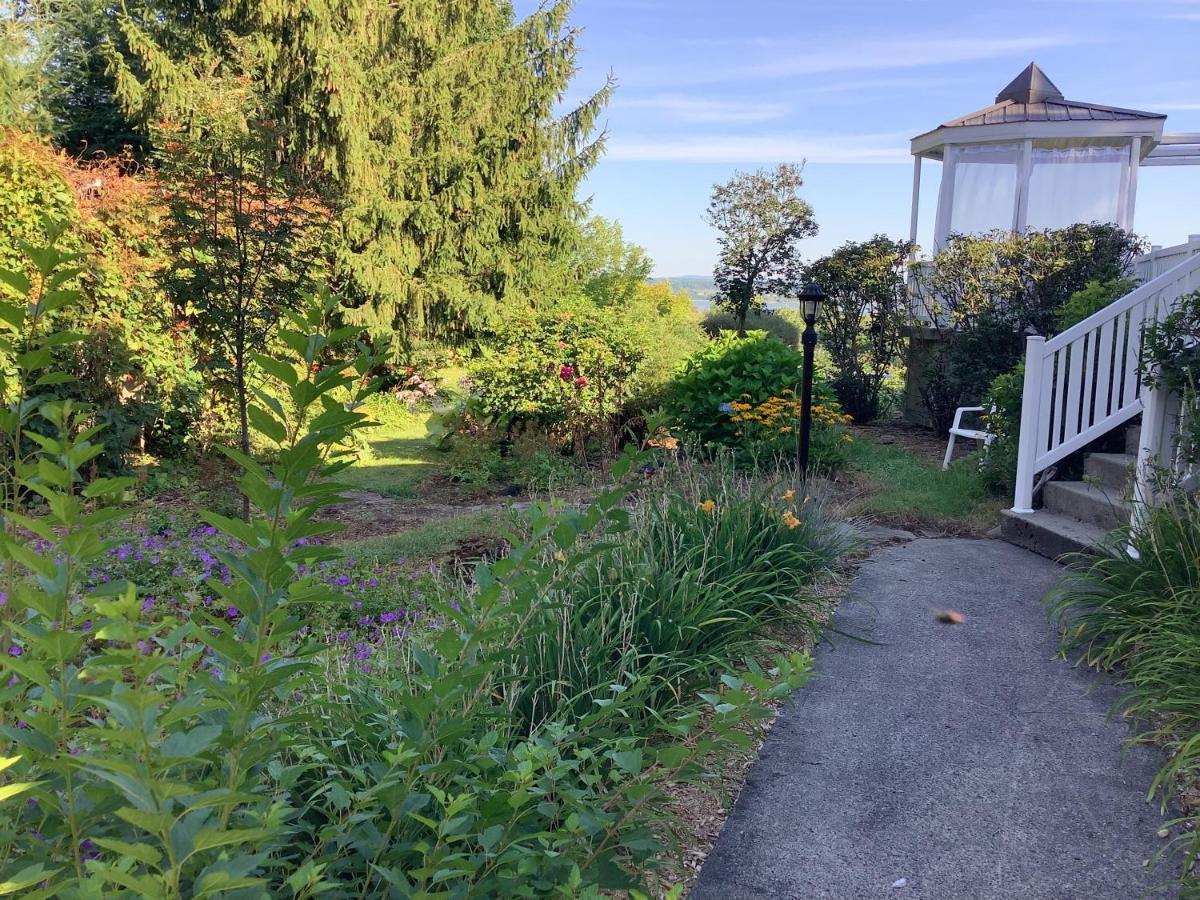 Bed and Breakfast Les Saisons Du Fleuve Lotbiniere Екстер'єр фото