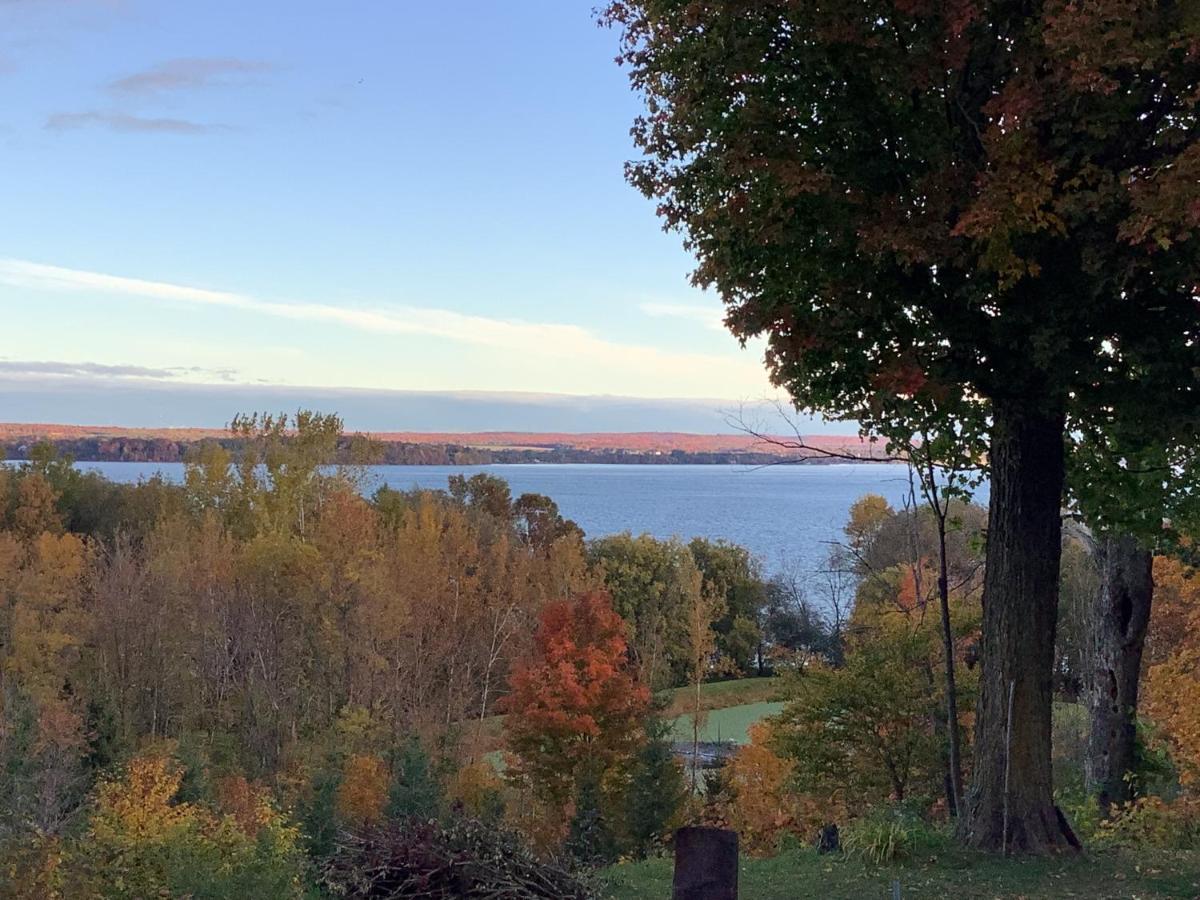 Bed and Breakfast Les Saisons Du Fleuve Lotbiniere Екстер'єр фото