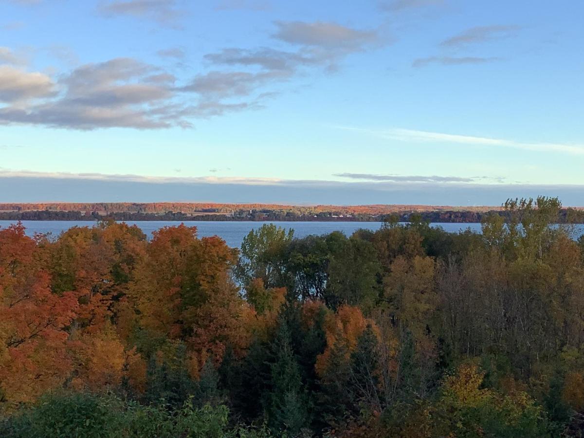 Bed and Breakfast Les Saisons Du Fleuve Lotbiniere Екстер'єр фото