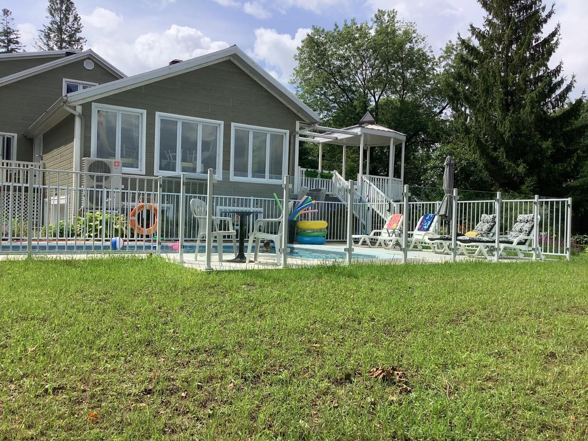 Bed and Breakfast Les Saisons Du Fleuve Lotbiniere Екстер'єр фото